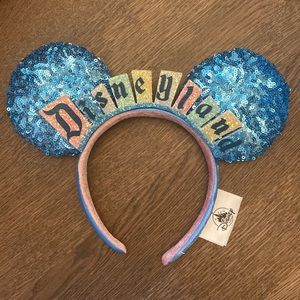 Disneyland Sign Minnie Ears 💖💙🤍💜